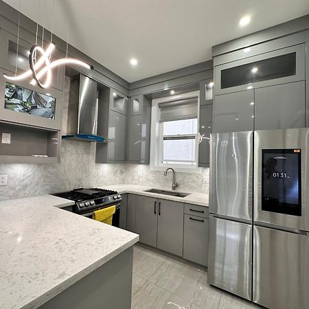 Modern And New House Near Pne With Big Garden And Free Parking Apartamento Vancouver Exterior foto