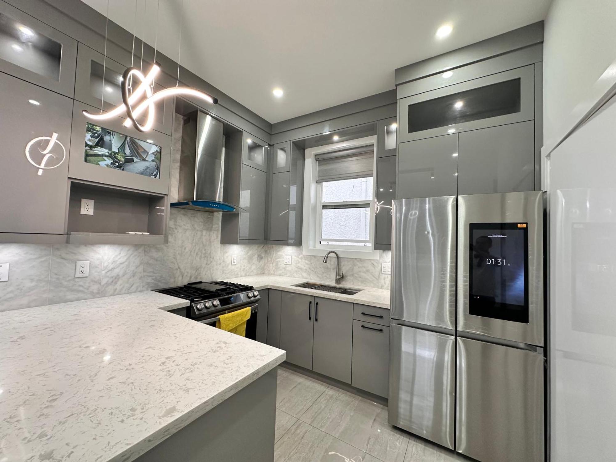 Modern And New House Near Pne With Big Garden And Free Parking Apartamento Vancouver Exterior foto